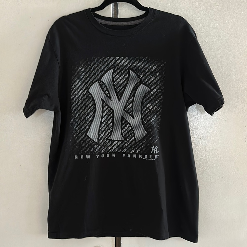 New York Yankees shirt official merchandise size L